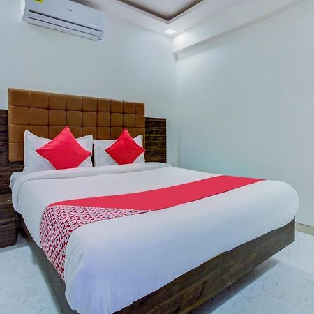 Hotel Golden Palace Lodging And Boarding Thane Exteriör bild